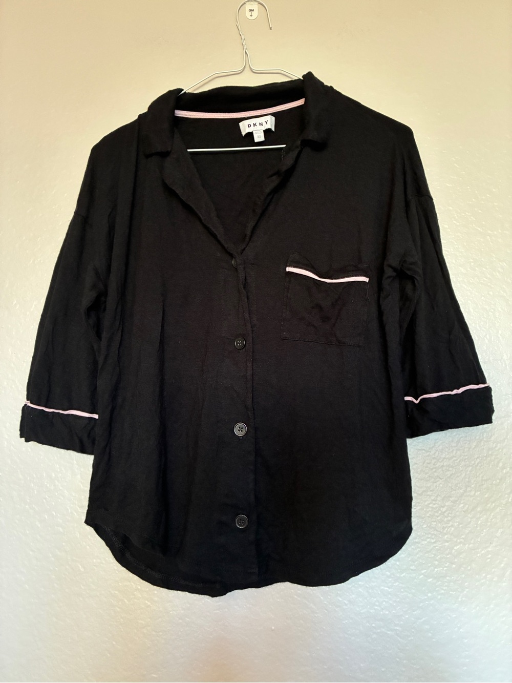 DKNY Women's XS Black Pajama Top Pink Piping Button Up Sleep Shirt Rayon Y2K